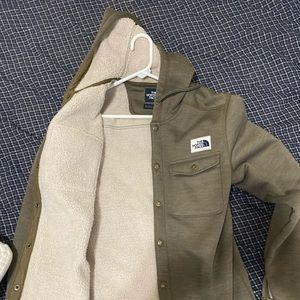 The north face Sherpa snap up